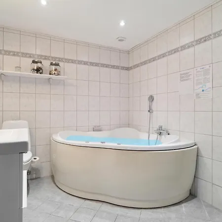 Apartament Awesome In Allinge-Sandvig